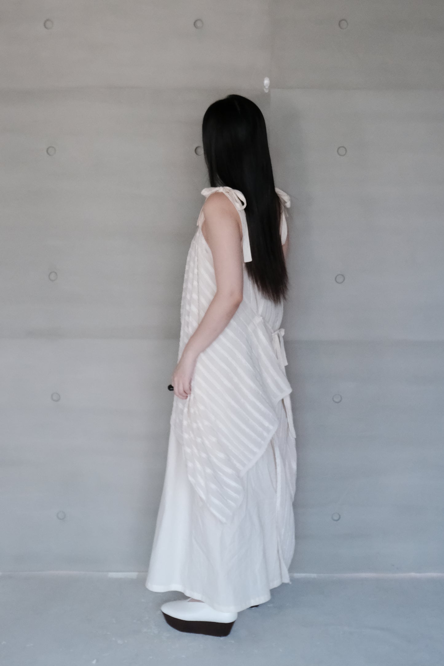 asymmetric striped halter dress（in-stock)