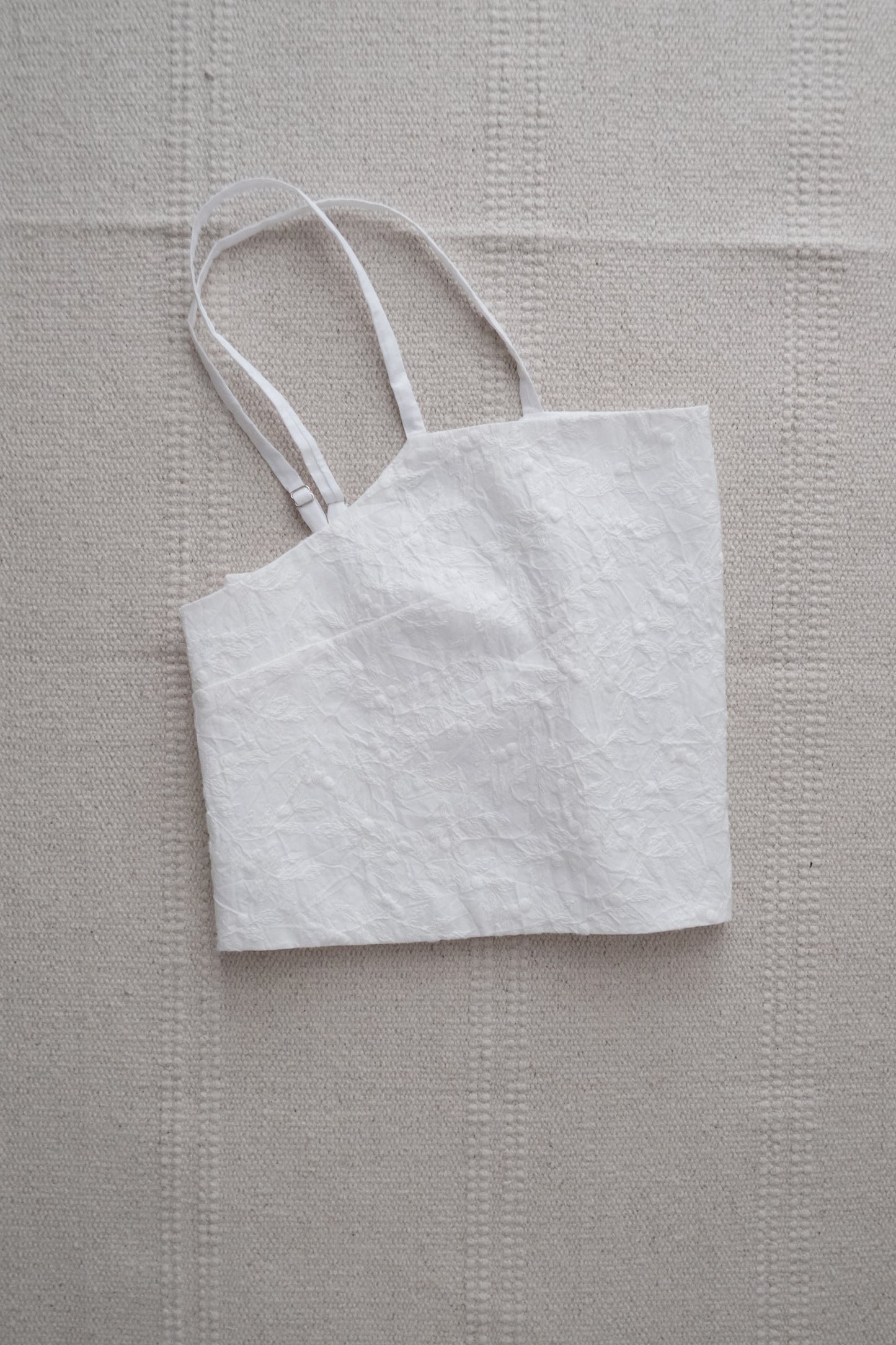 embroidery white strap tank top (only one left)