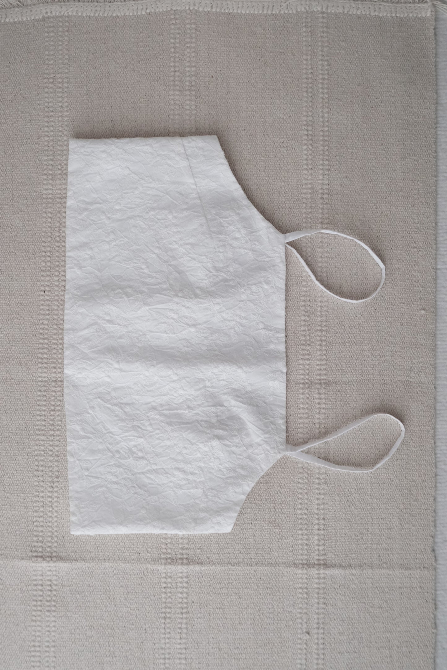 embroidery white strap tank top (only one left)