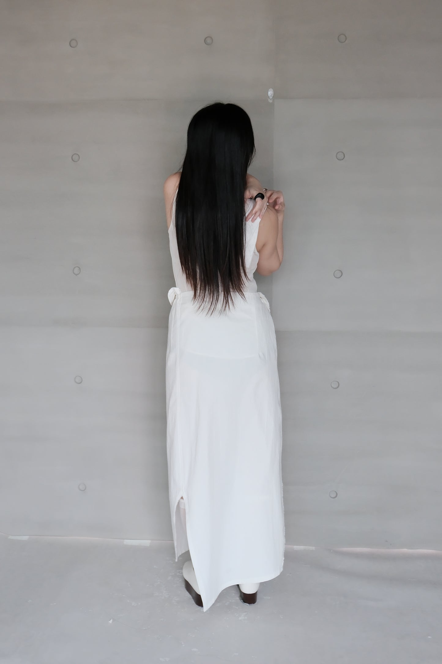 asymmetric folded line strap dress - white（pre-order)