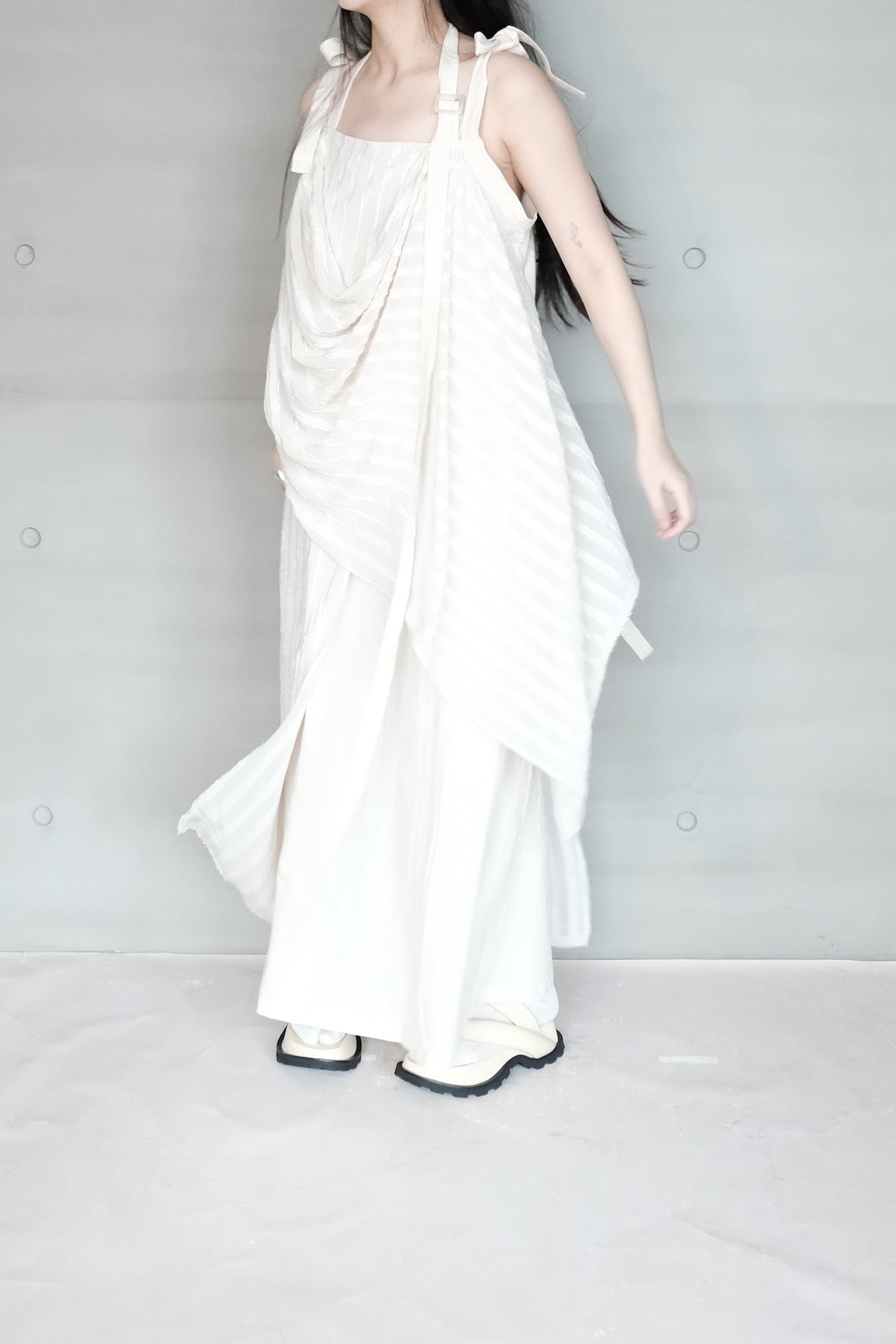 asymmetric striped halter dress（in-stock)