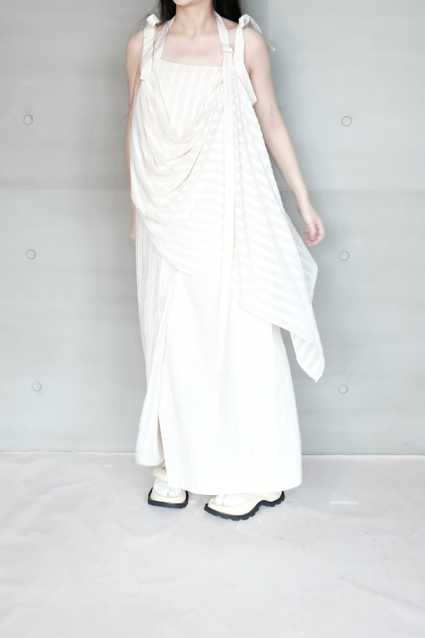 asymmetric striped halter dress（in-stock)