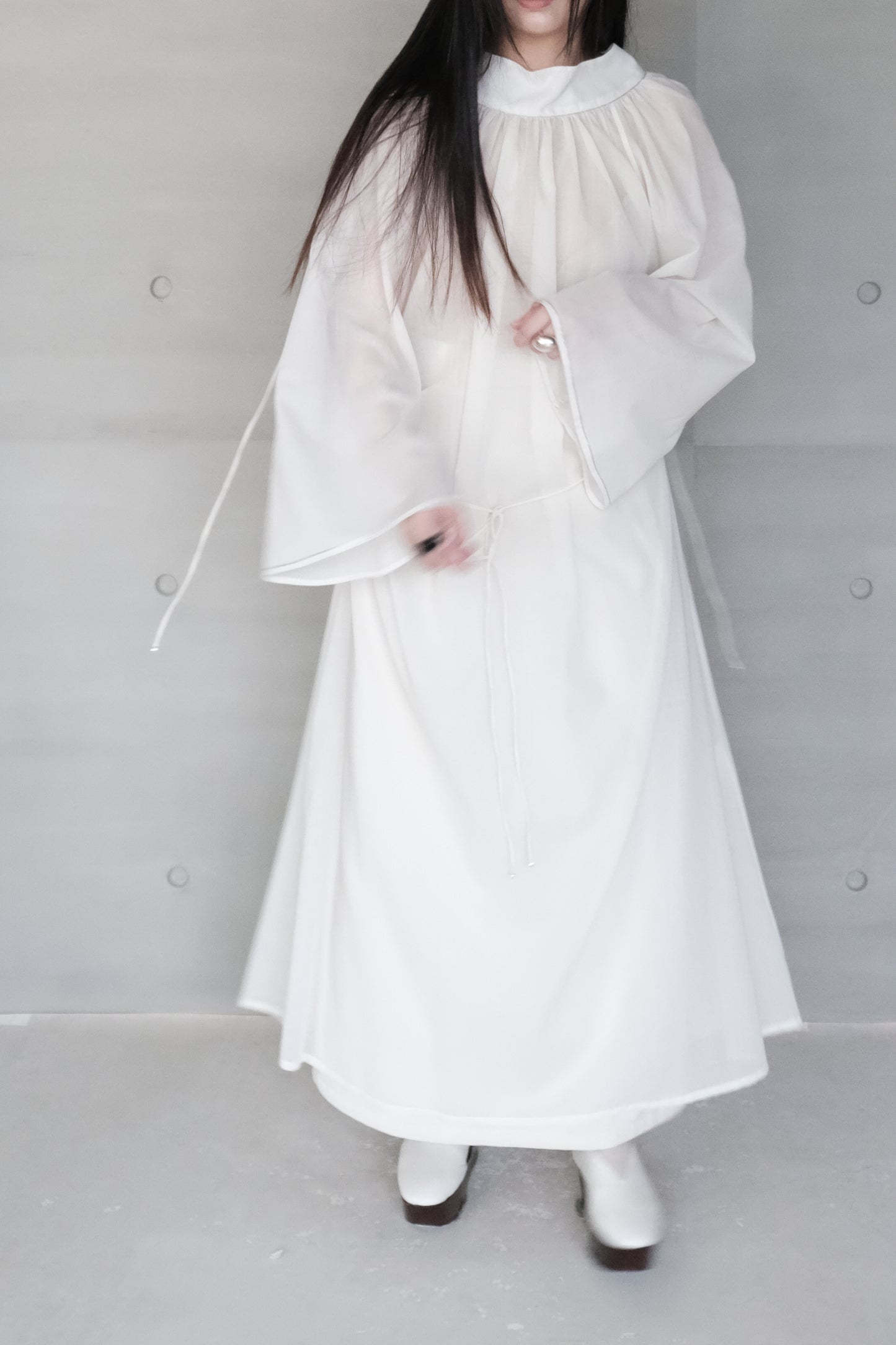 wide sleeves gathered dress- ivory (in-stock)