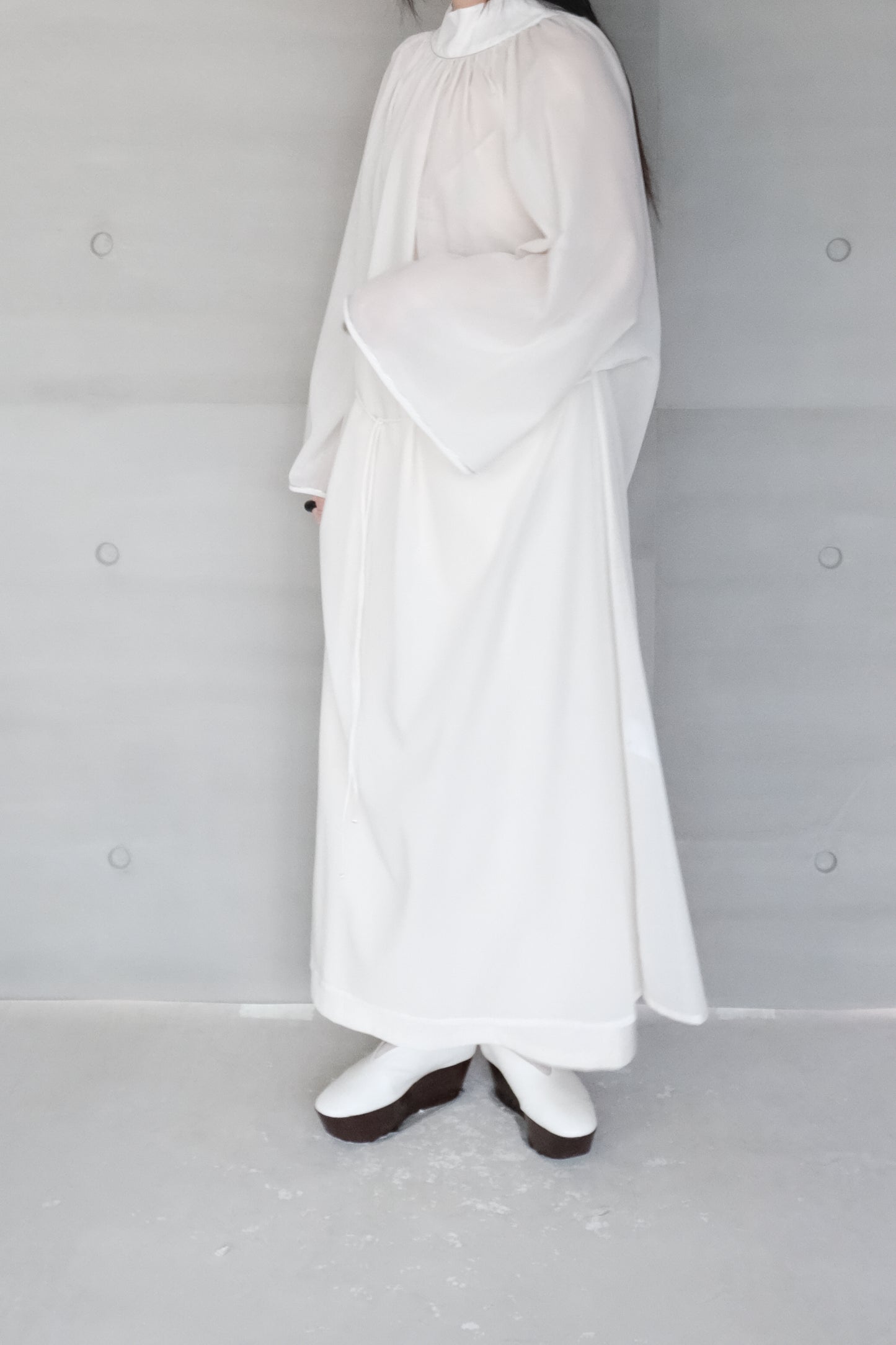 wide sleeves gathered dress- ivory (in-stock)