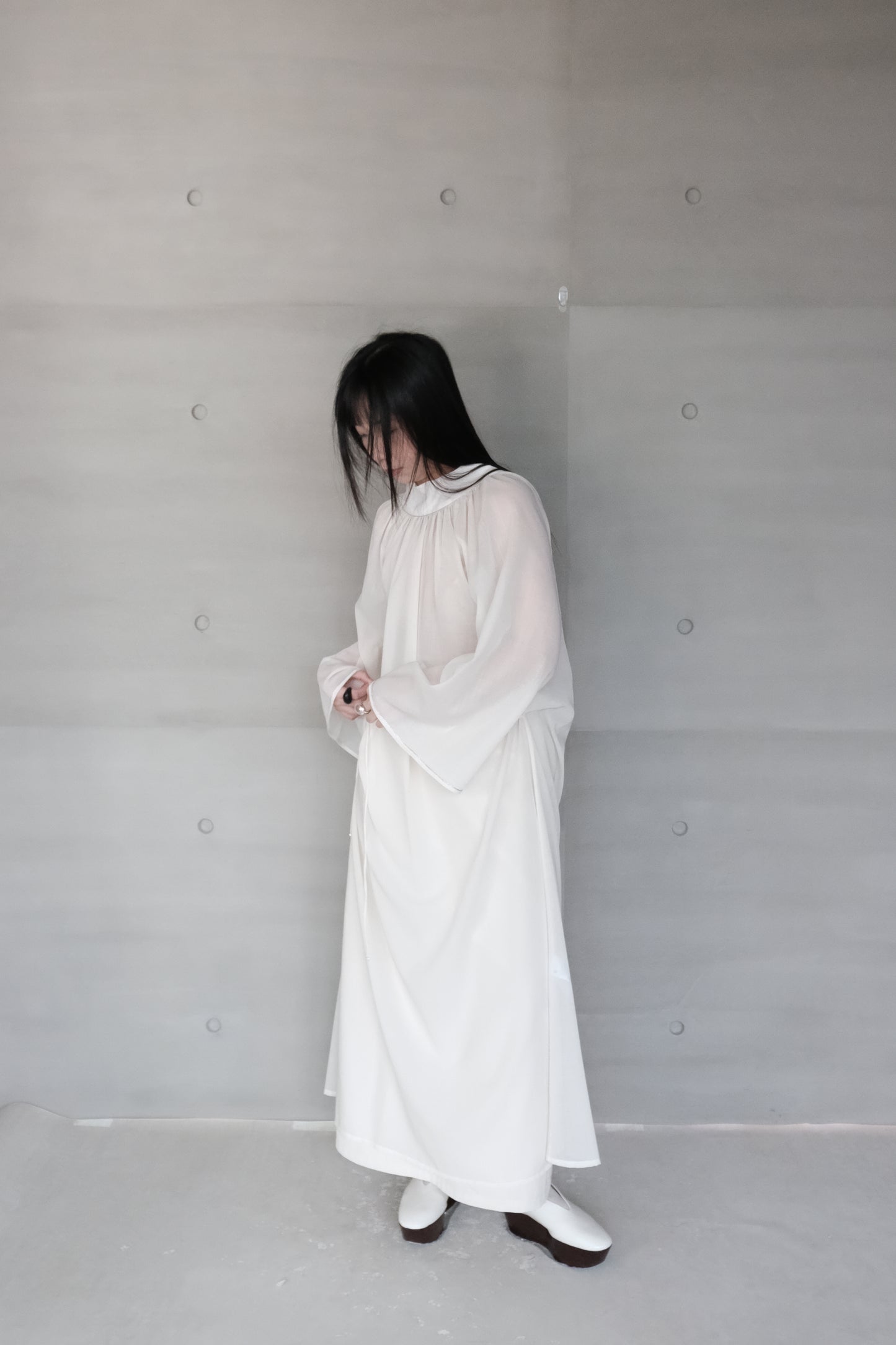 wide sleeves gathered dress- ivory (in-stock)