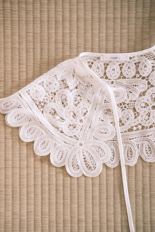 white lace collar