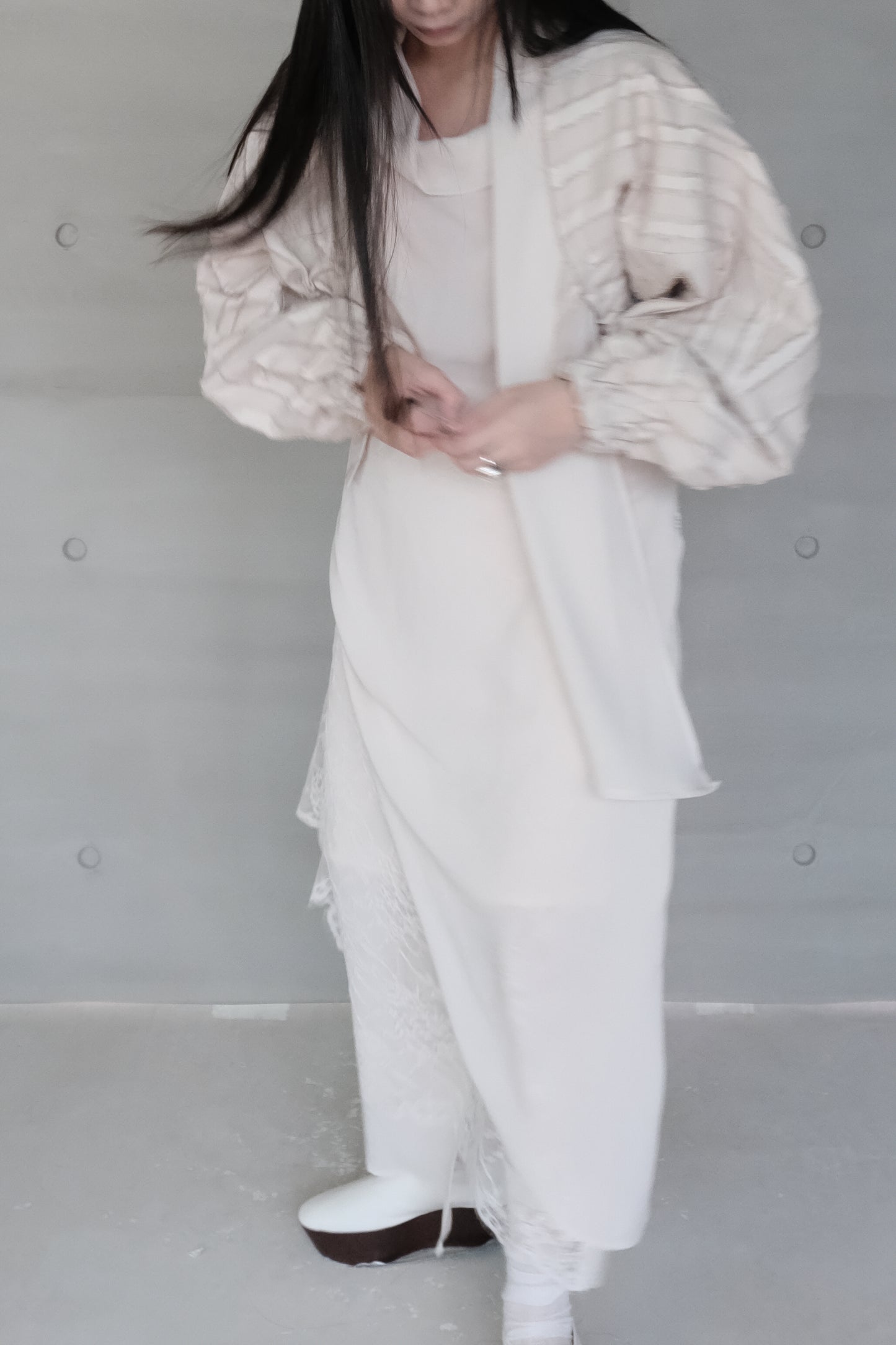 asymmetric lace-trimmed skirt - beige  (pre-order)