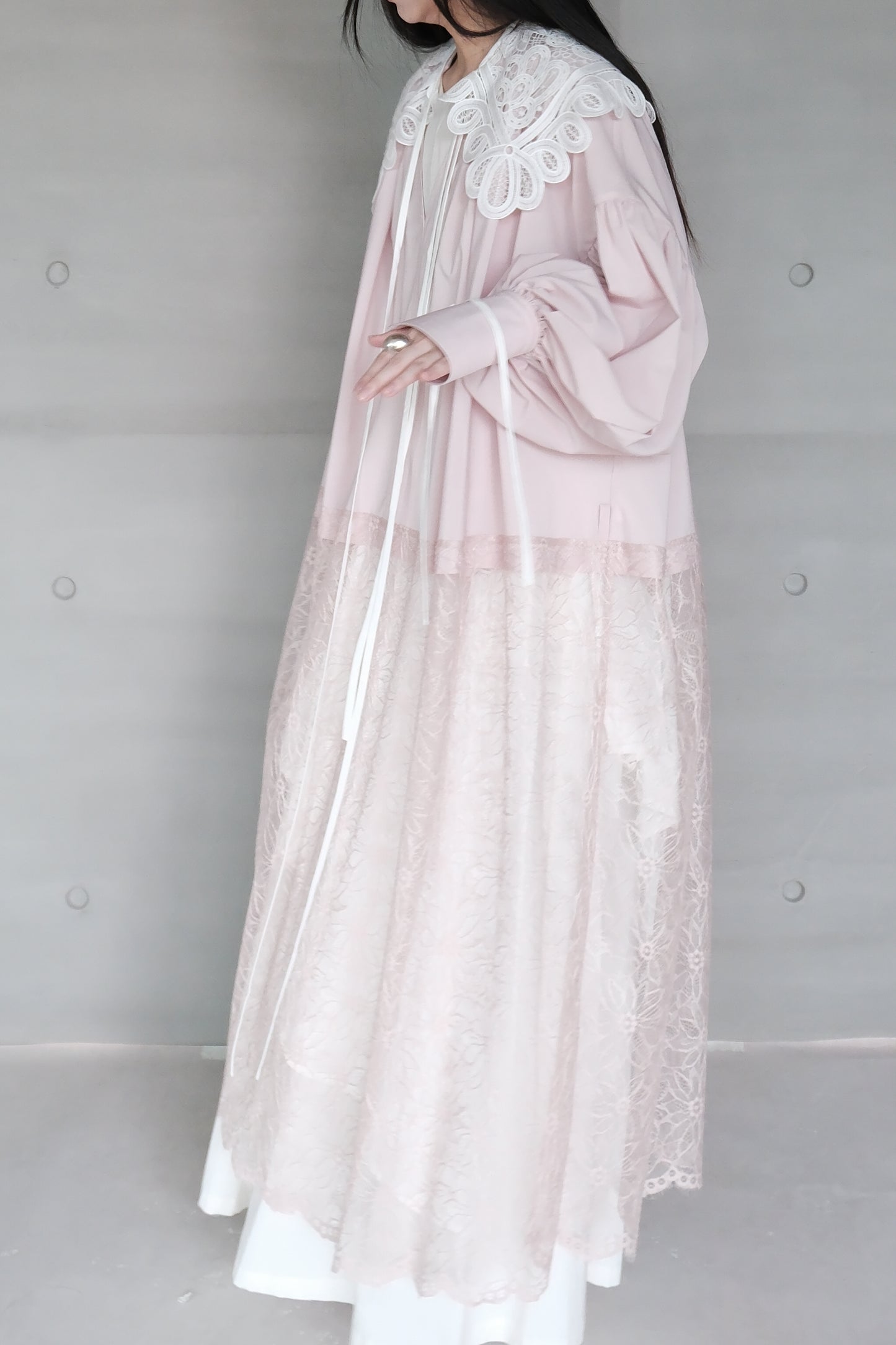 lace-paneled dress with voluminous sleeves - light pink ( in-stock)