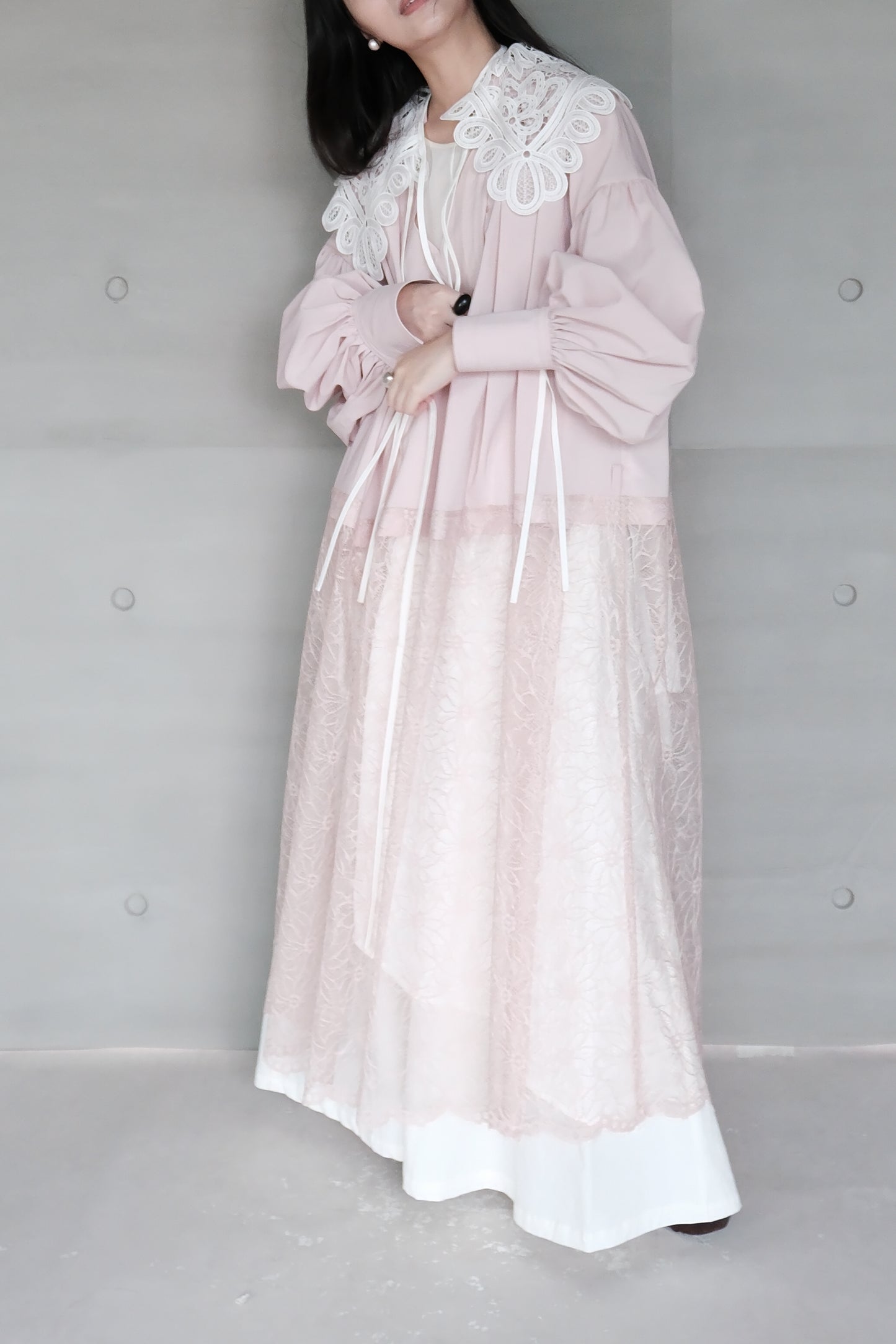lace-paneled dress with voluminous sleeves - light pink ( in-stock)