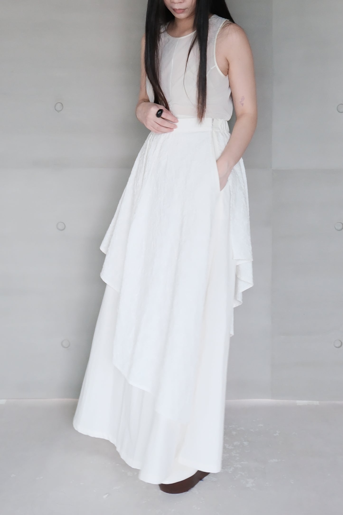 ivory embroidered jacquard layered skirt (litmited item)