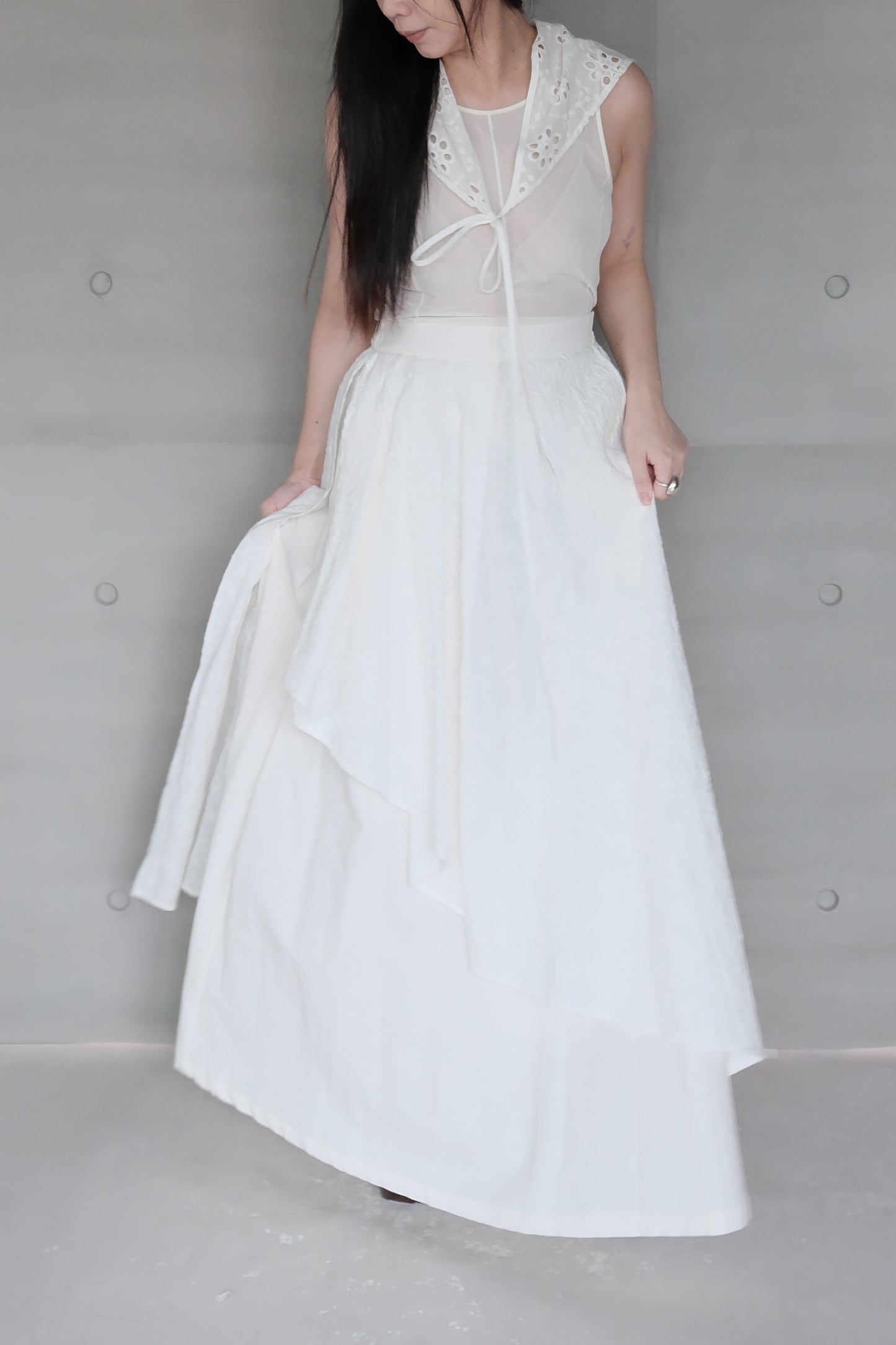ivory embroidered jacquard layered skirt (litmited item)