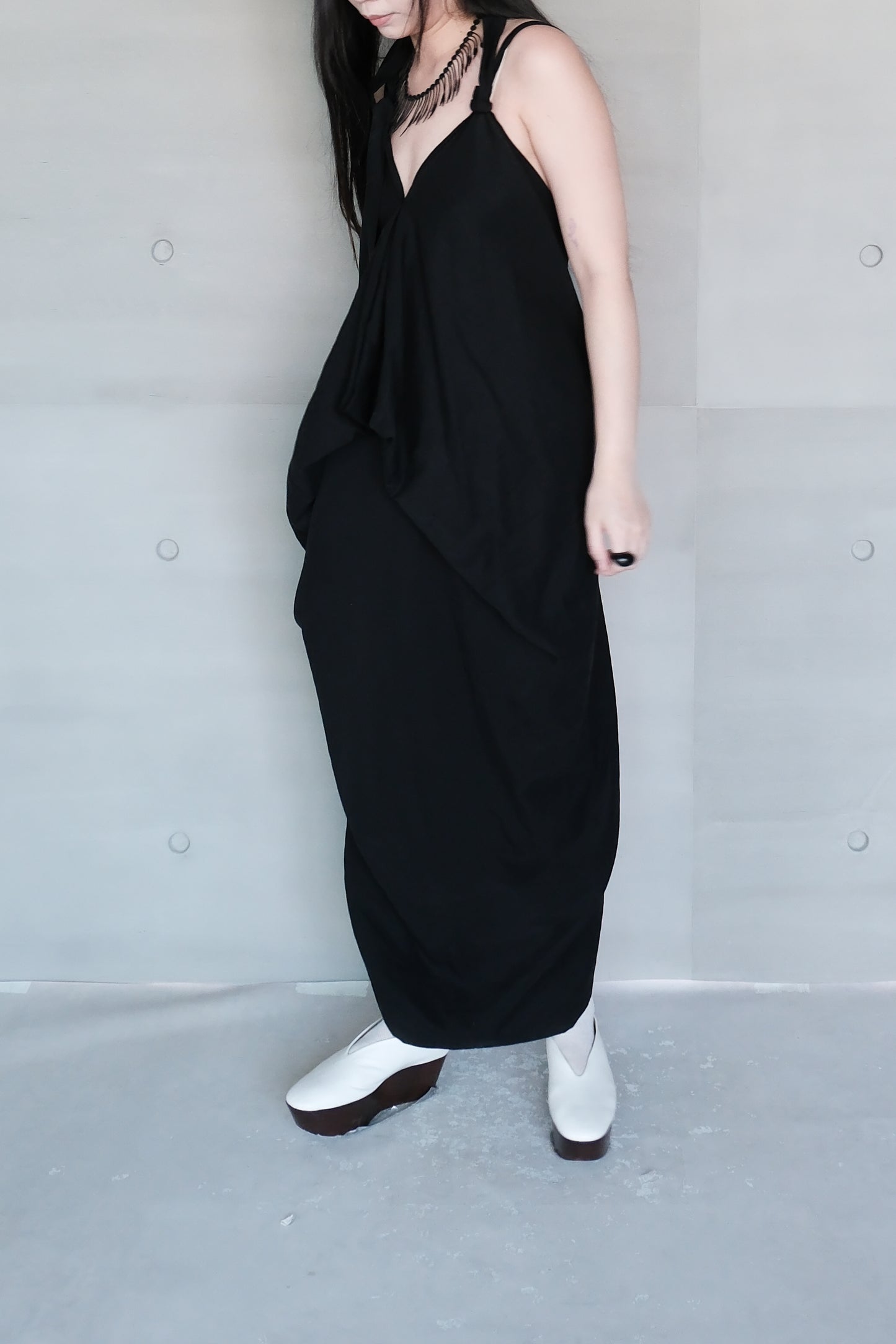 square-cut backless dress - black (in-stock)