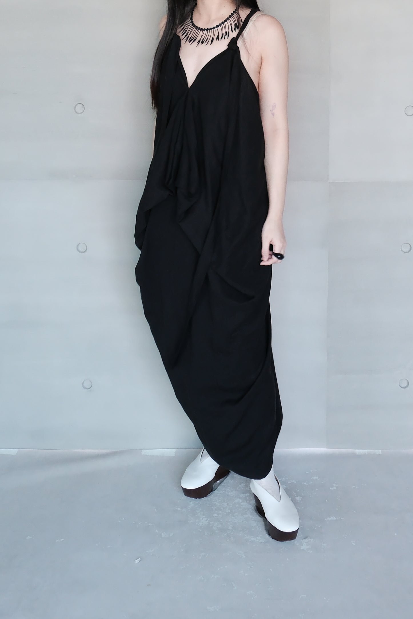 square-cut backless dress - black (in-stock)