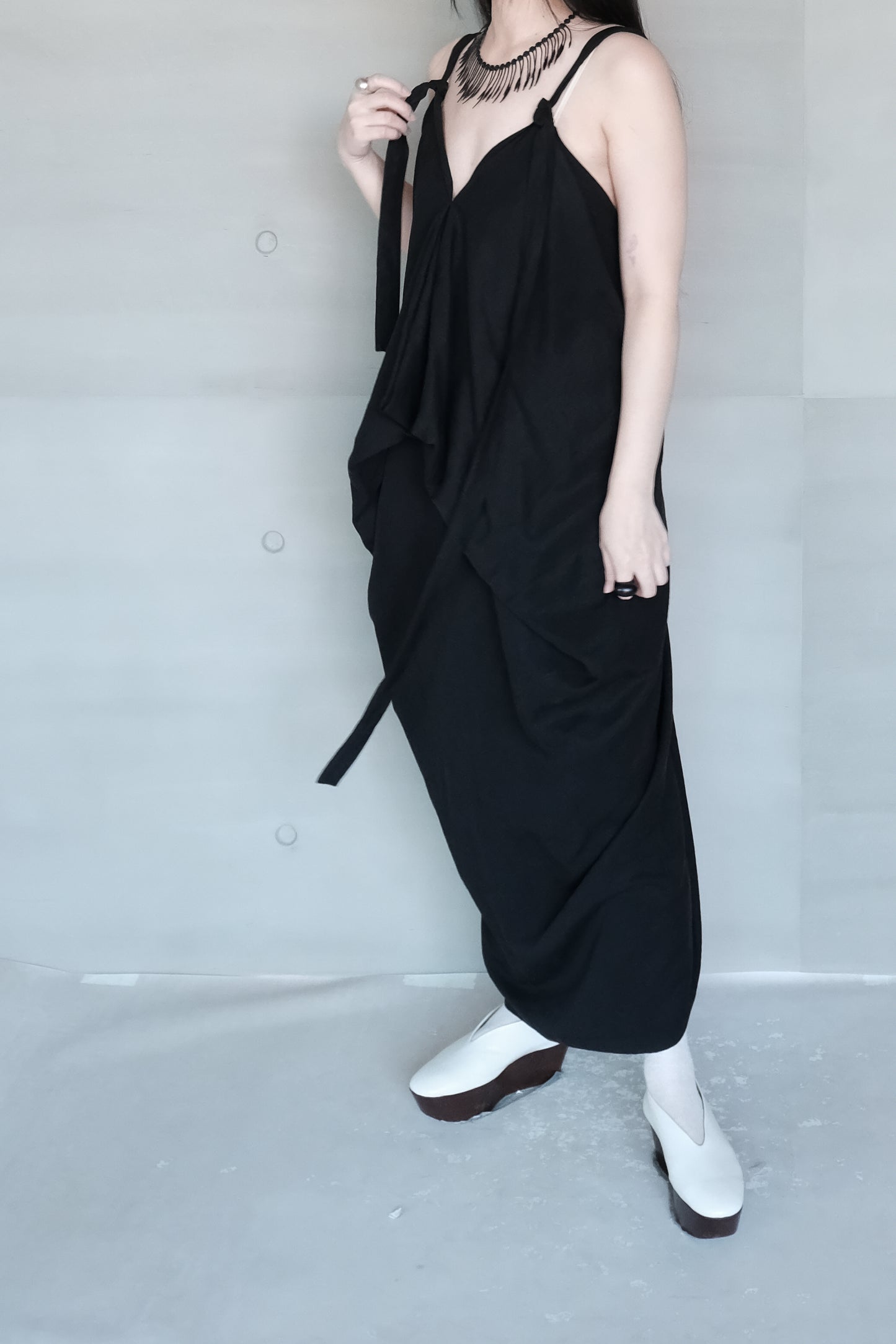 square-cut backless dress - black (in-stock)