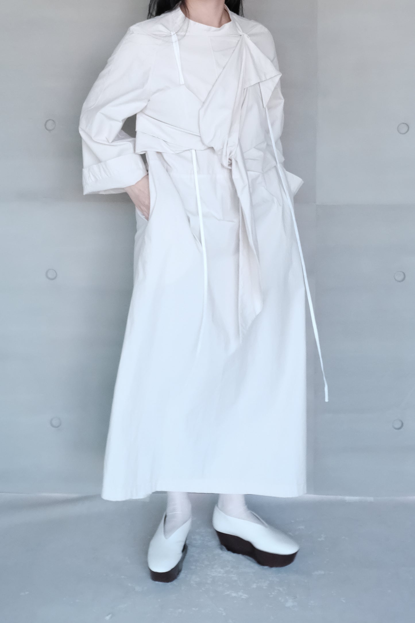 knot-draped grey long-sleeves dress （pre-order)