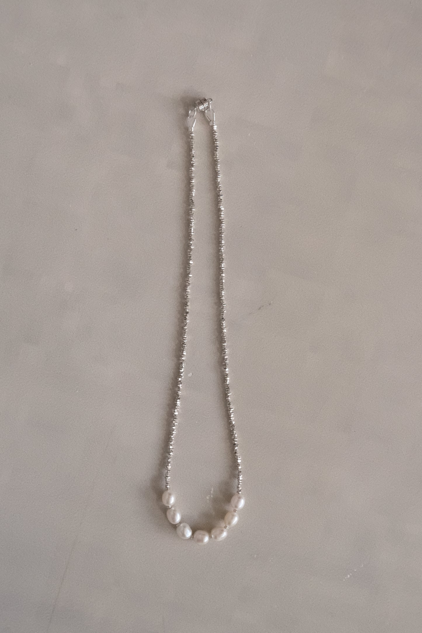 silver fragment pearl magnetic necklace