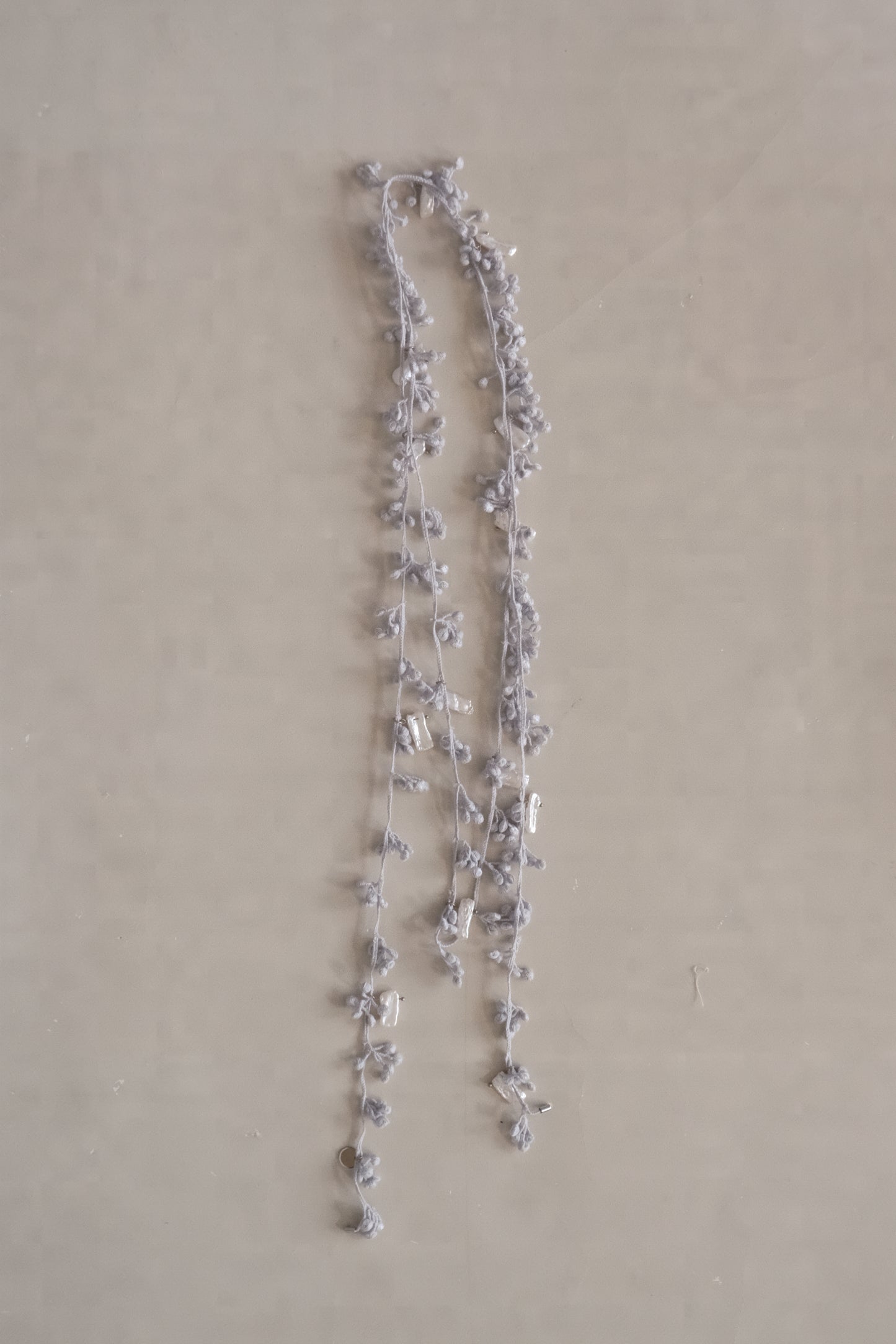 woven floral pearl necklace - blue