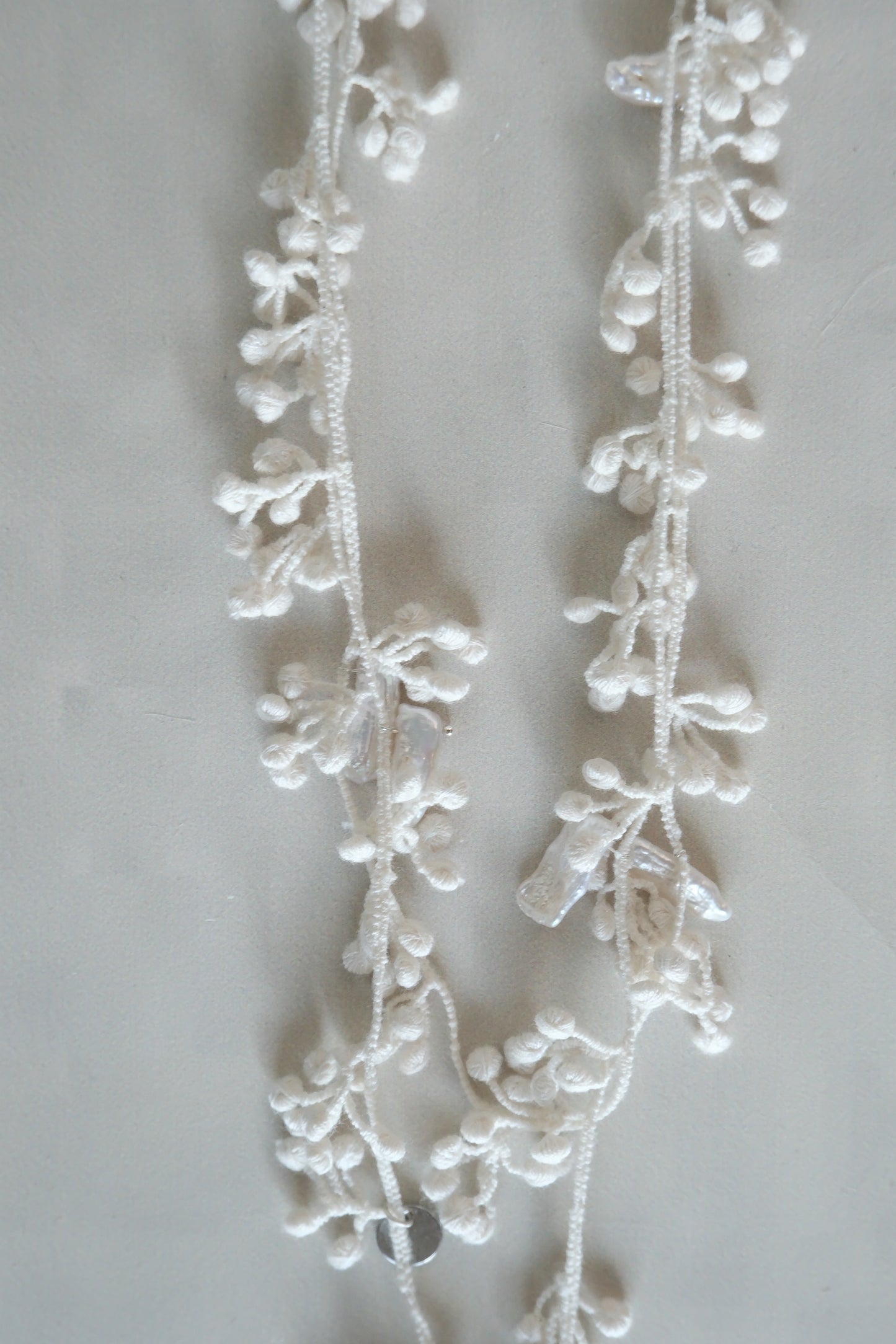 woven floral pearl necklace - beige