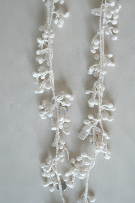 woven floral pearl necklace - beige