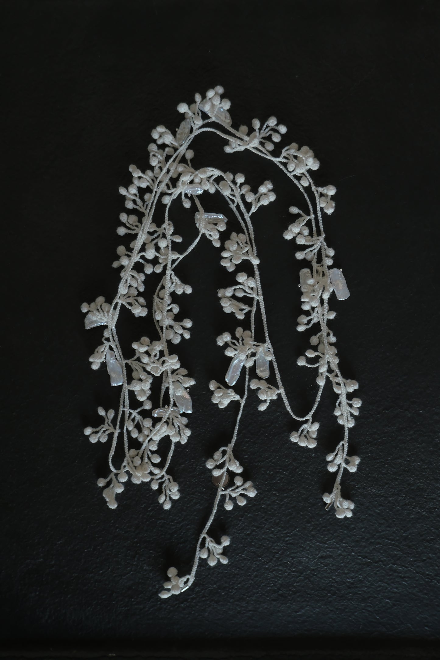 woven floral pearl necklace - beige