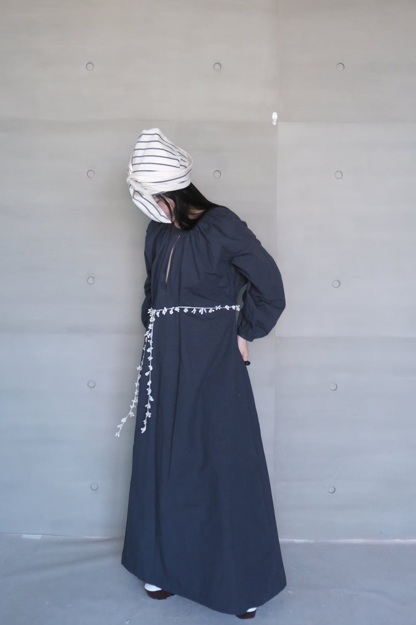 long-sleeve backless cotton-linen navy dress (pre-order)
