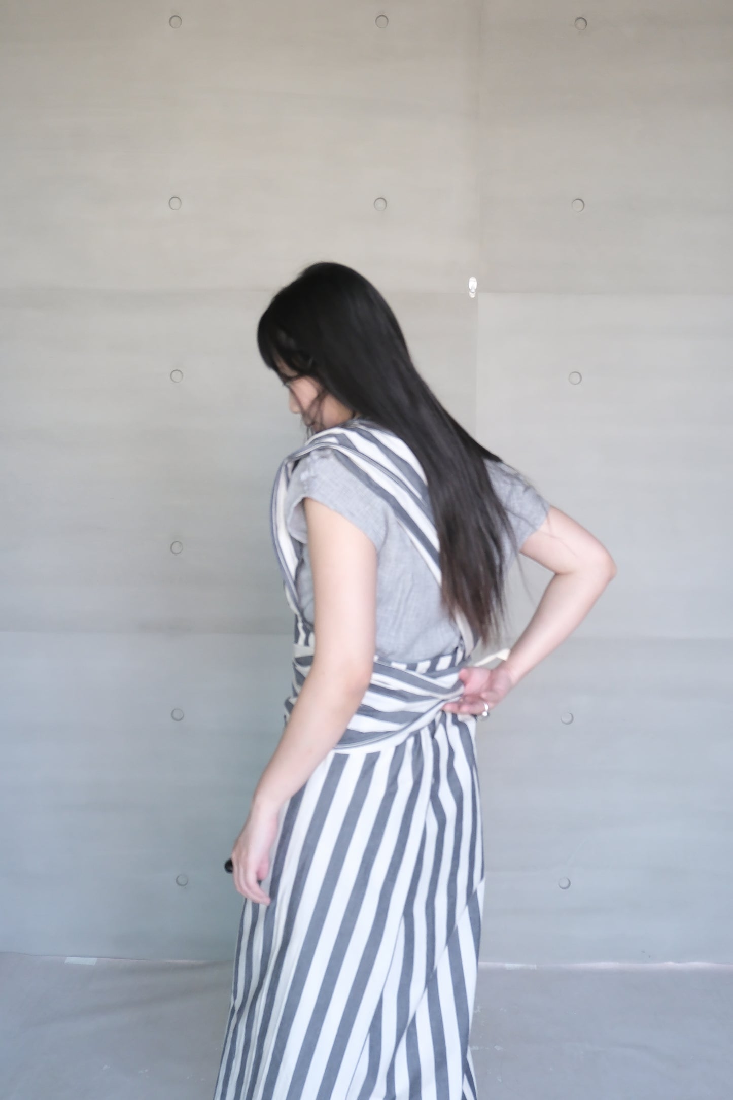 one shoulder linen-cotton wrapped skirt （in-stock)