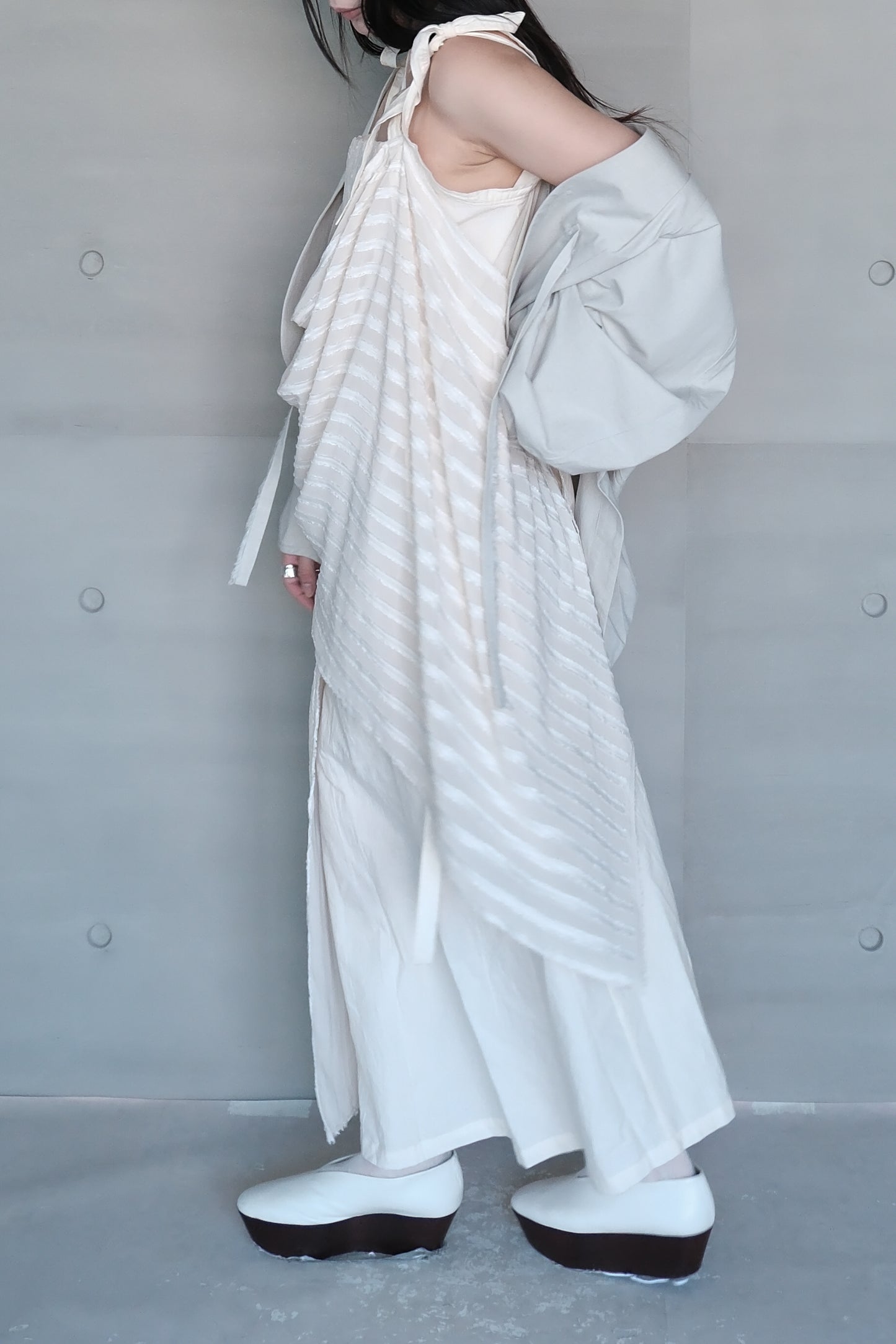 asymmetric striped halter dress（in-stock)