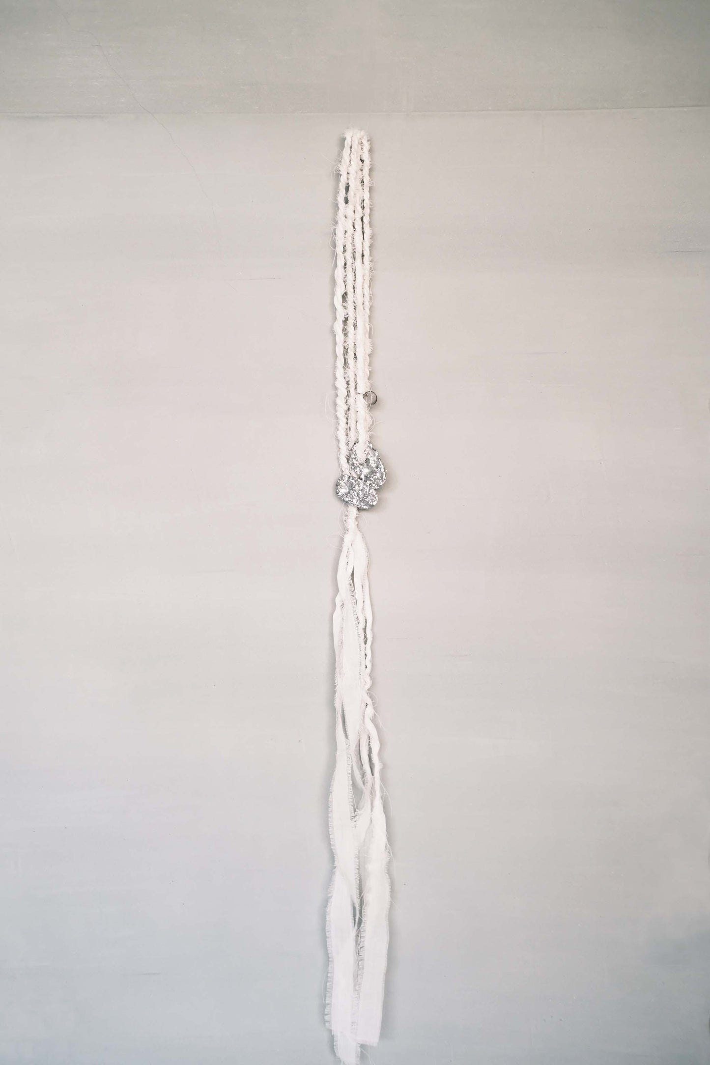 logo tin alloy twisted-rope necklace