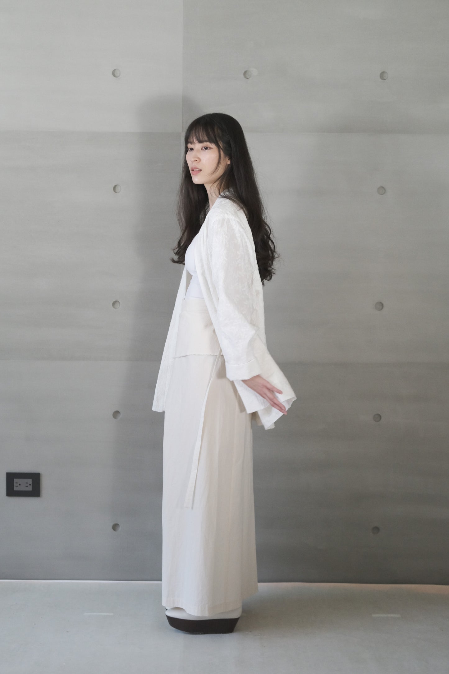 ivory embroidered jacquard mandarin jacket (limited item)