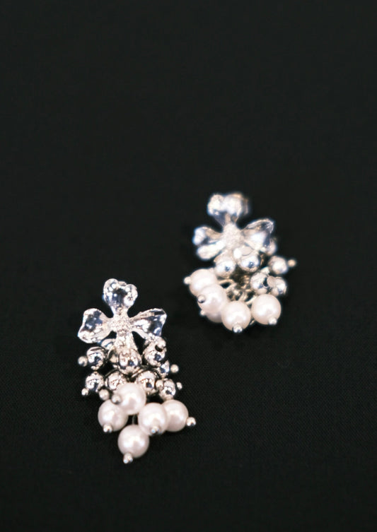 floral with pearls earring 001 (single)