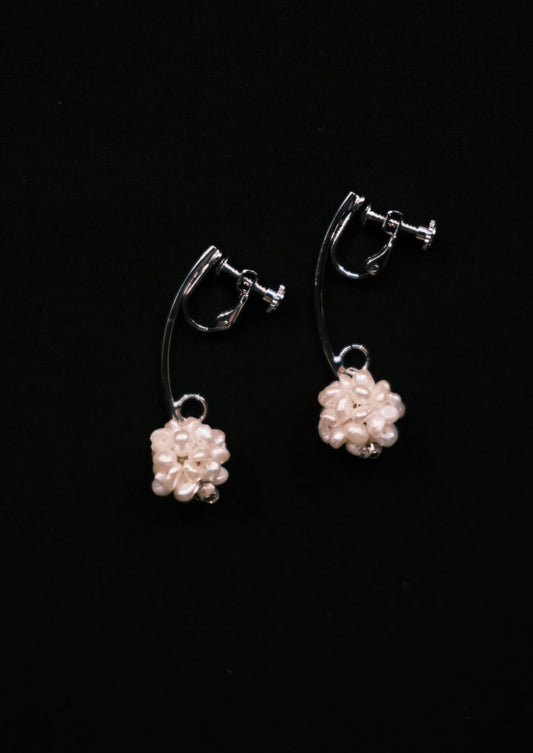pearl earring 005 (single)