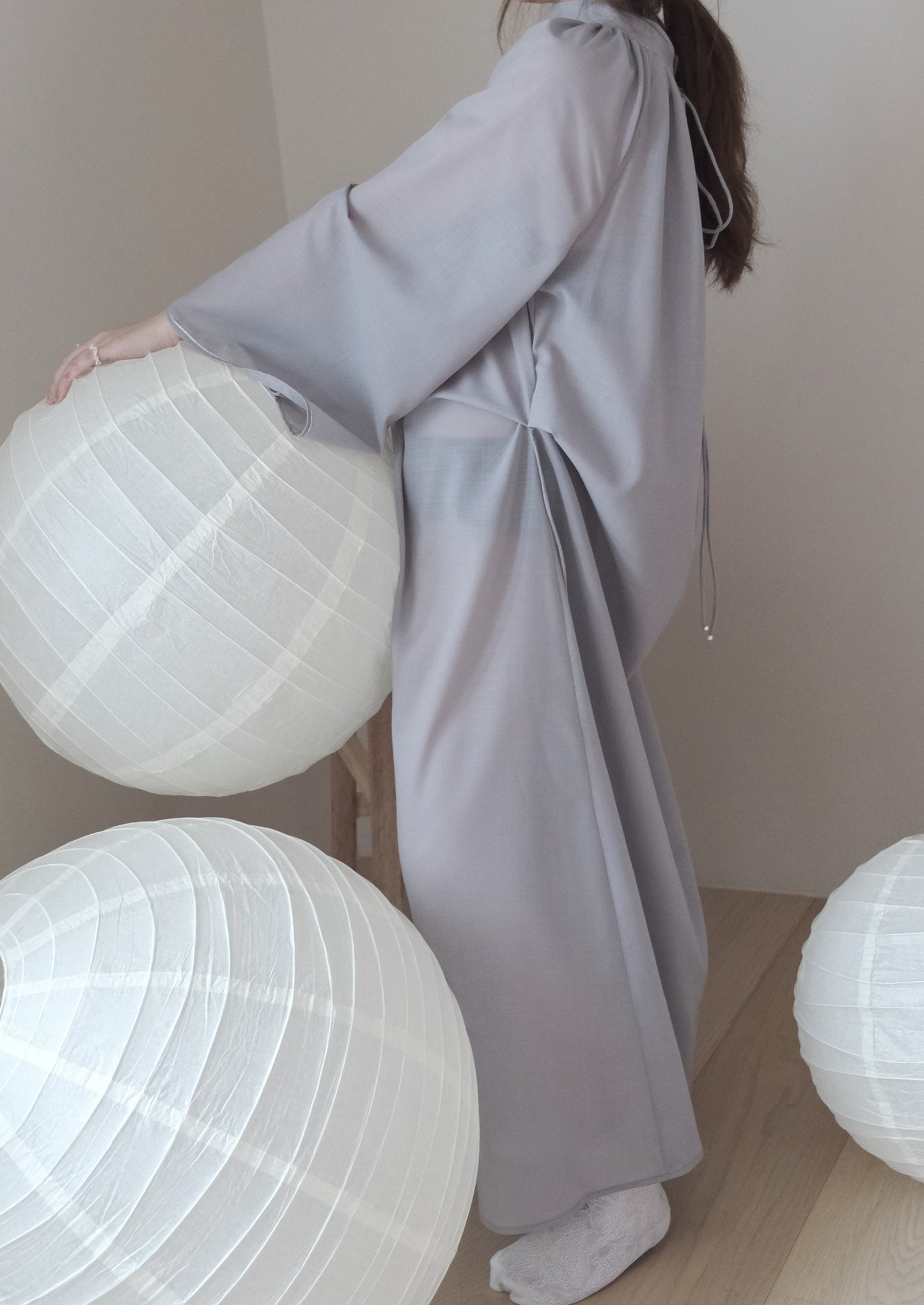 wide sleeves gathered dress (in-stock)