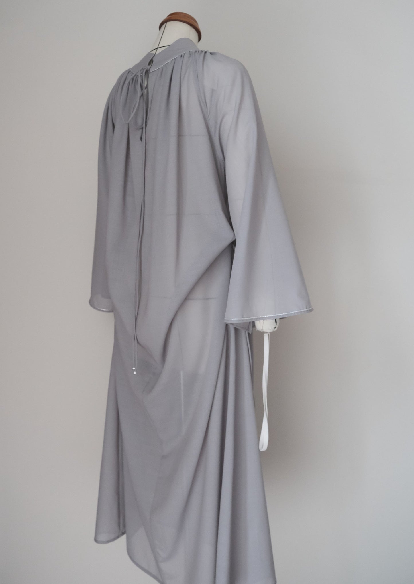 wide sleeves gathered dress (in-stock)